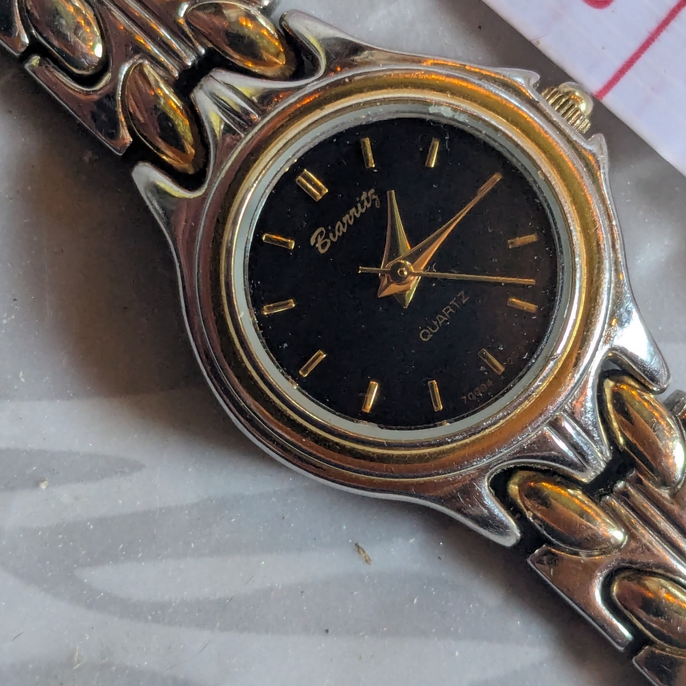 Source Unknown Gold Chain-Link Watch - Picture 4 of 6